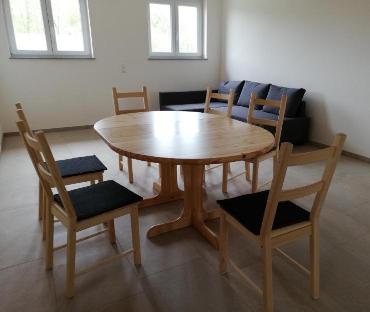 Ferienwohnungen Weishaupt, Pfingstweider Str. 30 เมคเคนบอยเริน ภายนอก รูปภาพ